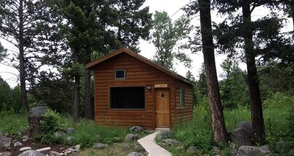 Cozy Couples Cabin Accommodation near Missoula, Montana