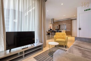 Living area - Modern 2BR home | Sliema Centre w/Balcony & WIFI (Sliema)