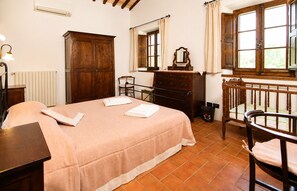 Room - Vrbo Property (Radicofani)
