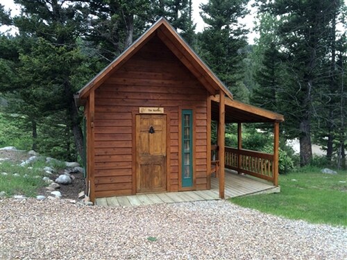 Cozy Cabin Vacation Rental for Families near Butte, Montana