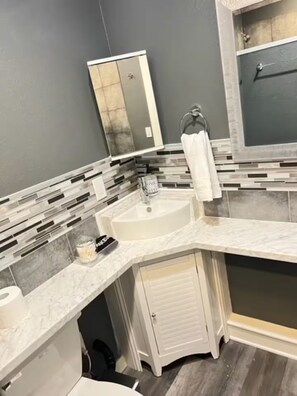 Bathroom - Reno Spa Studio Hot Tub Sauna 1.5 Miles to Airport (Reno)