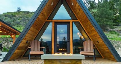 Romantic A-Frame Oasis w/ Wood-Fired Hot Tub”