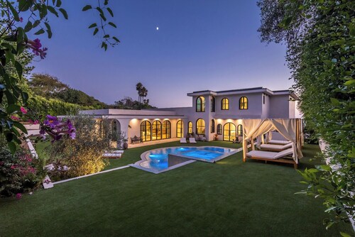 Villa Amara - Designer Malibu Estate with Ocean Views, Pool & Speakeasy