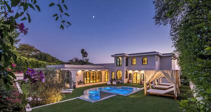 Villa Amara - Designer Malibu Estate with Ocean Views, Pool & Speakeasy