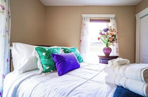 2 bedrooms, iron/ironing board, travel cot, free WiFi