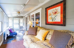 Smart TV, fireplace, DVD player