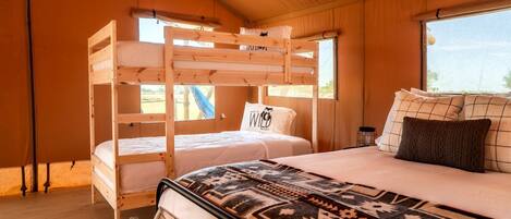 1 bedroom, bed sheets