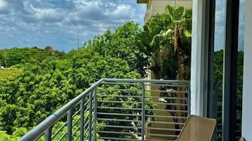 Apartemen Deluks, pemandangan kota | Balkon