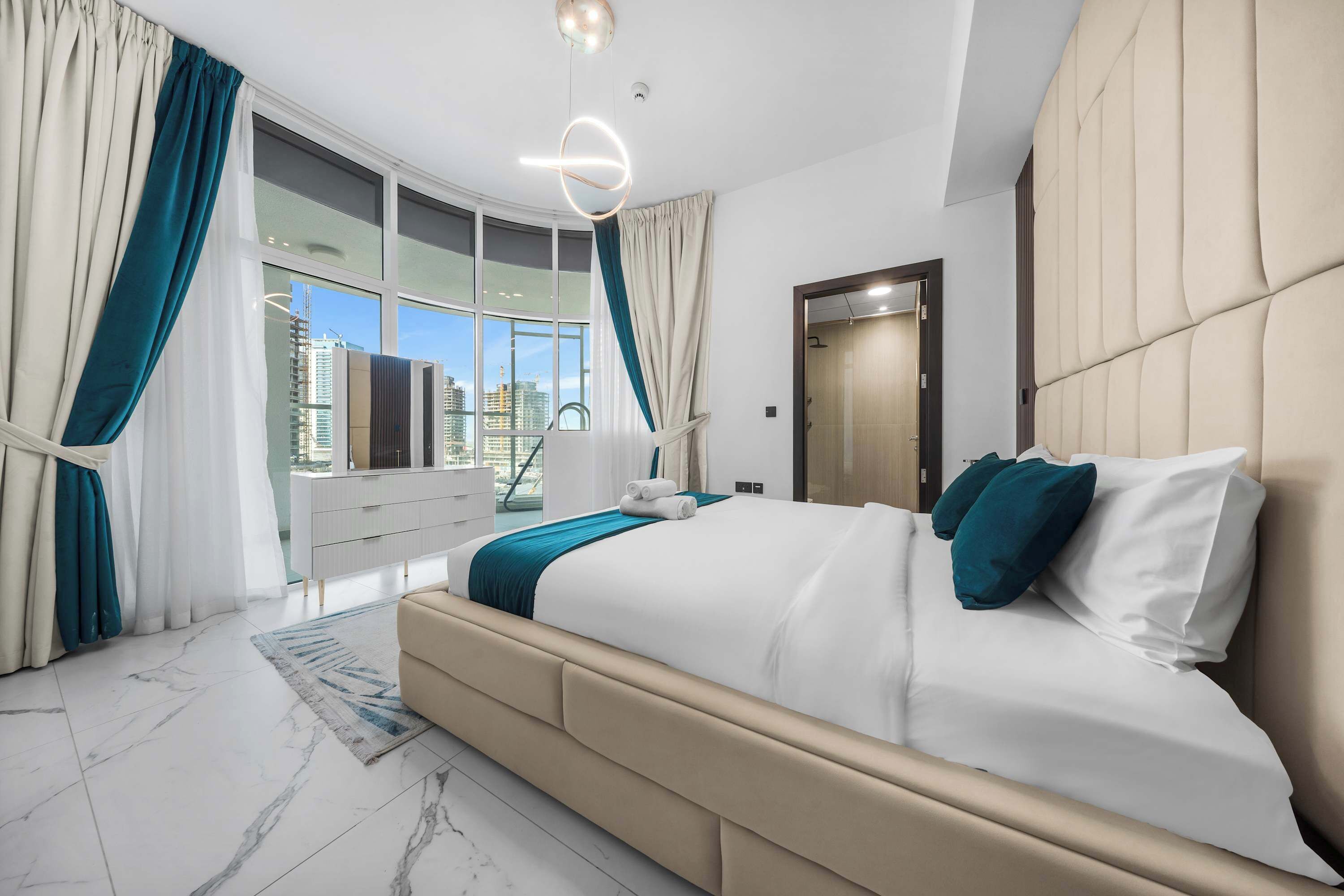 2 quartos, ferros/tábuas de passar roupa, Wi-Fi, roupa de cama