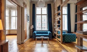 Living area - A Prime Central Location for Exploring the City (Berlin)