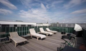 Terrace/patio - A Prime Central Location for Exploring the City (Berlin)