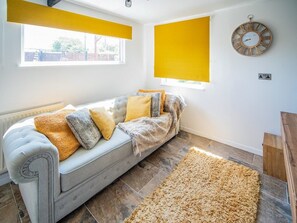 TV - 4 Bed in Dothan, Ty Croes (oc-m44701) (Dothan)