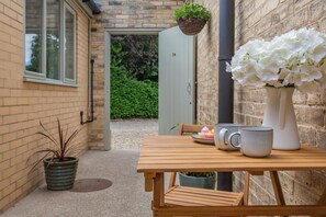 Outdoor dining - 1 Bed in Great Ayton (oc-h44914) (Great Ayton)
