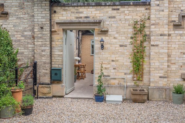 Exterior detail - 1 Bed in Great Ayton (oc-h44914) (Great Ayton)