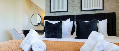 Iron/ironing board, WiFi, bed sheets