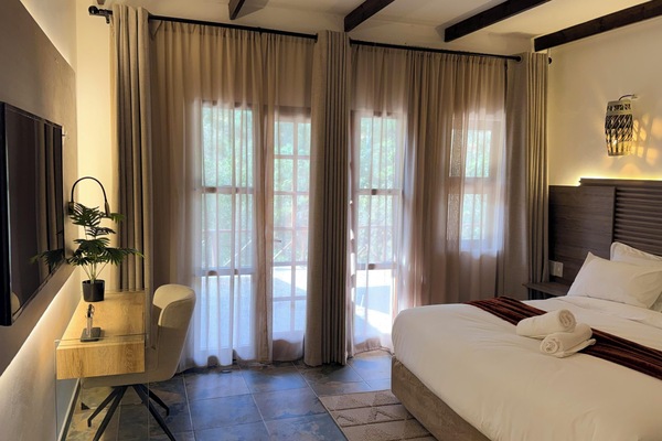 Comfort Double or Twin Room, Mountain View | Desk, WiFi (free)