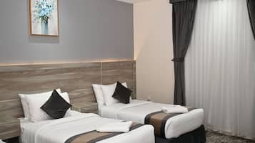 9 bedrooms, iron/ironing board, internet