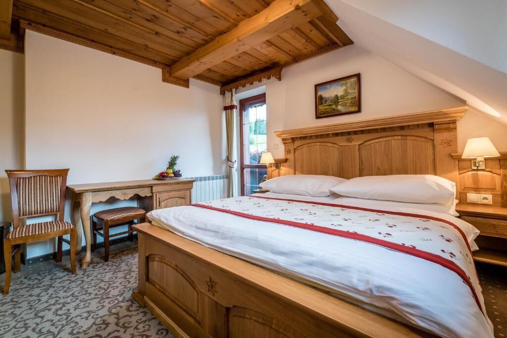 Standard-Doppelzimmer, Balkon, Blick auf den Innenhof