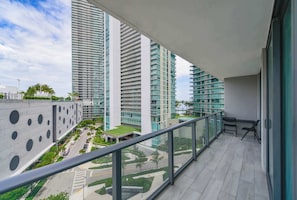 家庭公寓, 城市景观 | 阳台