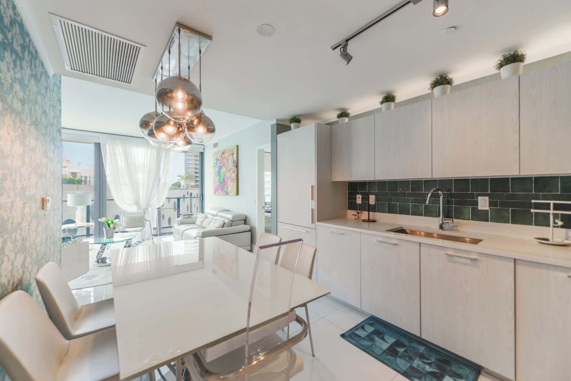Family Apartment, City View | Private kitchen