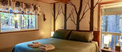 6 bedrooms, iron/ironing board, WiFi, bed sheets