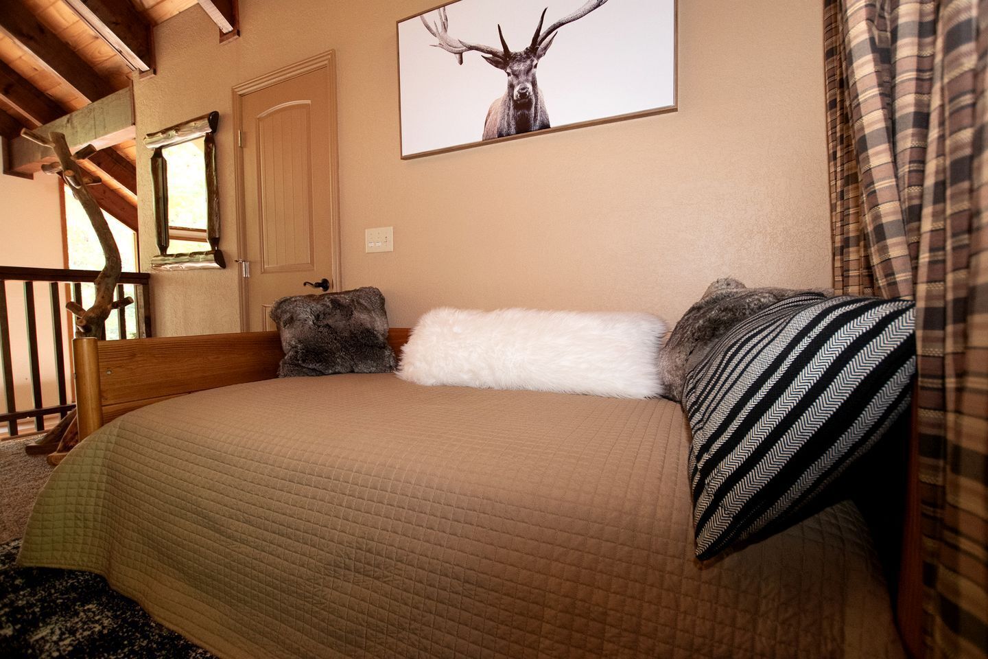 6 bedrooms, iron/ironing board, WiFi, bed sheets