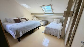 WiFi, bed sheets