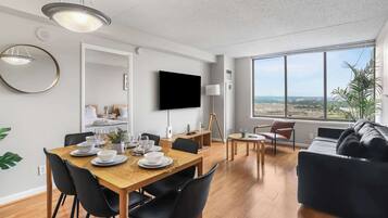 Classic Apartment | Dining room