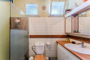 Shower, towels