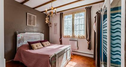 Bed & Breakfast „Chambre Romantique“ mit gemeinsamer Terrasse, Garten und WLAN