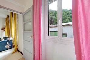 Interior - Varazze Mare Apartment with Two Bathrooms and Courtyard (Varazze)