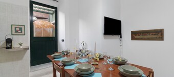 Varazze Mare Apartment with Two Bathrooms and Courtyard