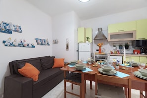 Interior - Varazze Mare Apartment with Two Bathrooms and Courtyard (Varazze)