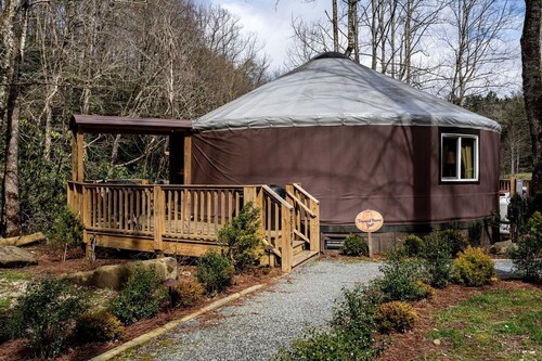 Heavenly Yurt with Modern Interior in Topton, North Carolina