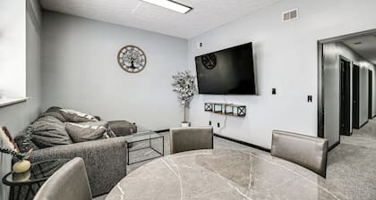 Shop & Stroll! Central Parkersburg Stay Near Dtwn