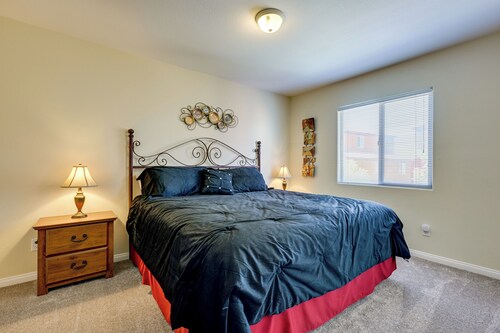 Golf & Gamble! Mesquite Condo w/ Pool Access
