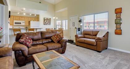 Golf & Gamble! Mesquite Condo w/ Pool Access