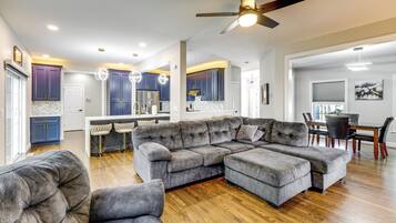 House (3 Bedrooms) | Interior