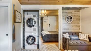 Apartment (0 Bedroom) | Interior