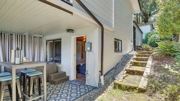 Apartment (0 Bedroom) | Interior