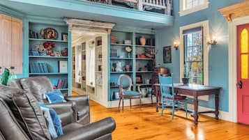 House (5 Bedrooms) | Interior