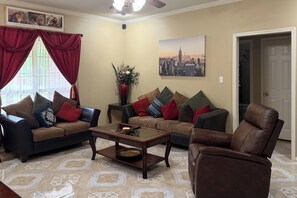 House (3 Bedrooms) | Interior - Commute to ANO & Hike Nearby! Russellville Home (Russellville)