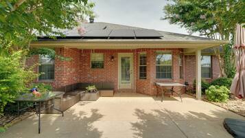 House (3 Bedrooms) | Front of property