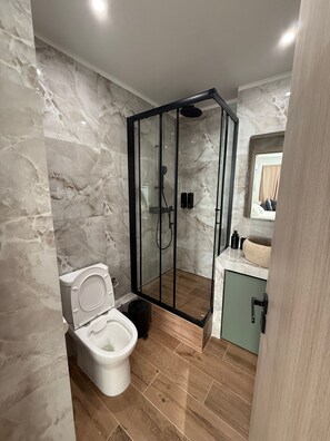 Shower, hair dryer, towels - Athenian Stay 304 Monastiraki (Athens)