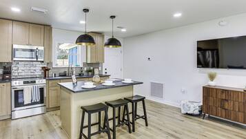 House (2 Bedrooms) | Interior