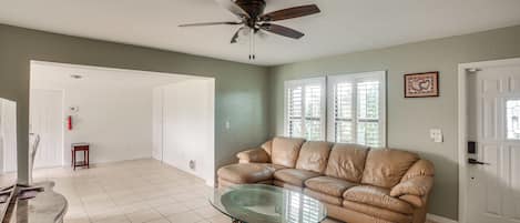 House (2 Bedrooms) | Interior