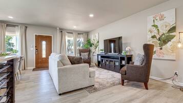 House (4 Bedrooms) | Interior