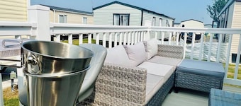 Driftwood | Coastal Retreat Near Clacton Beach