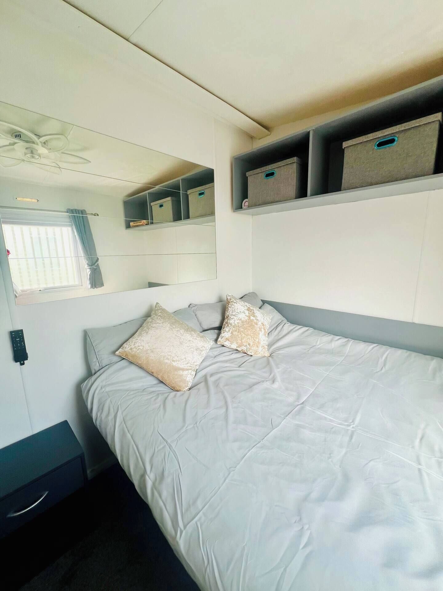 Iron/ironing board, WiFi (free), bed sheets