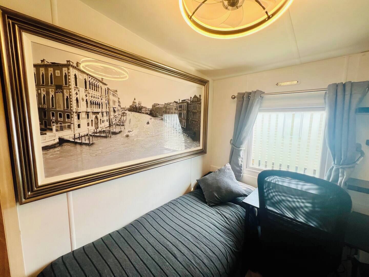 3 bedrooms, iron/ironing board, free WiFi, bed sheets